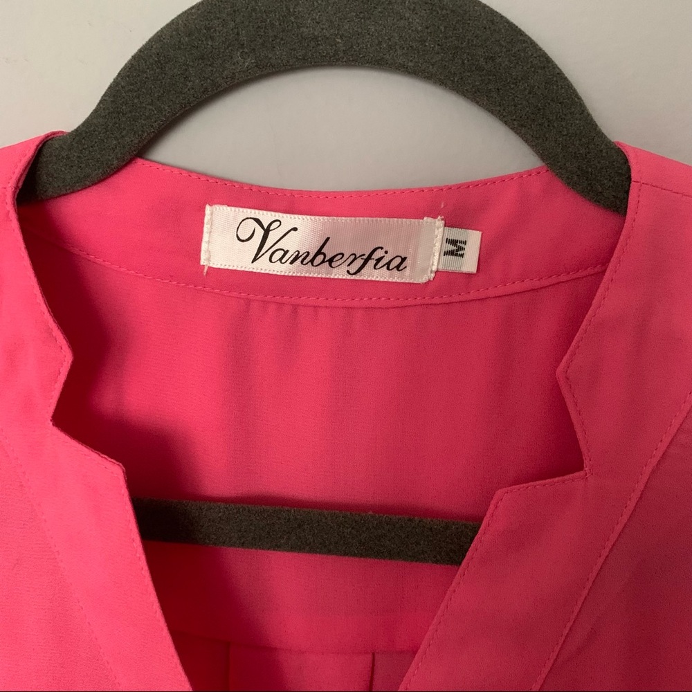 Pink V neck sleeveless blouse - Picture 5 of 6